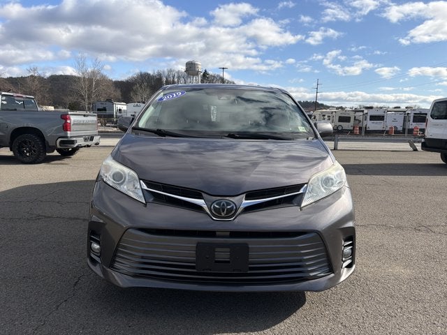 2019 Toyota Sienna XLE 8 Passenger