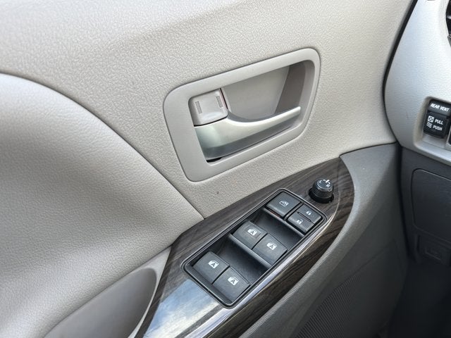 2019 Toyota Sienna XLE 8 Passenger