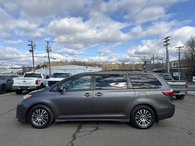 2019 Toyota Sienna XLE 8 Passenger