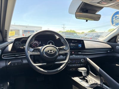 2025 Hyundai Elantra SEL Convenience